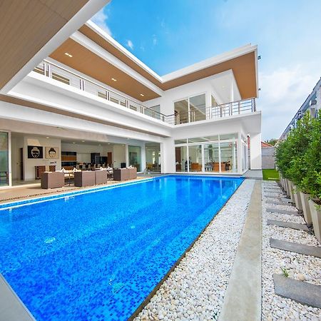 Davinci Pool Villa Pattaya Bagian luar foto